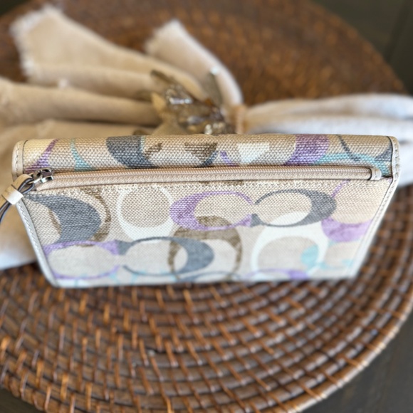 Coach Wallet - Picture 9 of 10